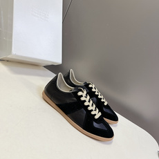 Maison Margiela Replica马吉拉春夏最新款德训鞋超多明星网红种草 这双鞋正是时尚圈经 Maison Margiela Replica马吉拉春夏最新款德训鞋超多明星网红种草 这双鞋正是时尚圈经
