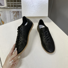 Maison Margiela Replica马吉拉春夏最新款德训鞋超多明星网红种草 这双鞋正是时尚圈经 Maison Margiela Replica马吉拉春夏最新款德训鞋超多明星网红种草 这双鞋正是时尚圈经