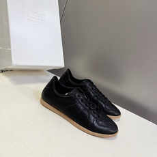 Maison Margiela Replica马吉拉春夏最新款德训鞋超多明星网红种草 这双鞋正是时尚圈经 Maison Margiela Replica马吉拉春夏最新款德训鞋超多明星网红种草 这双鞋正是时尚圈经