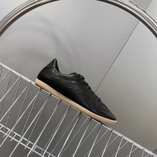 Maison Margiela Replica马吉拉春夏最新款德训鞋超多明星网红种草 这双鞋正是时尚圈经 Maison Margiela Replica马吉拉春夏最新款德训鞋超多明星网红种草 这双鞋正是时尚圈经