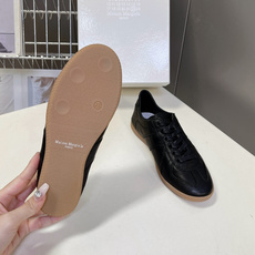 Maison Margiela Replica马吉拉春夏最新款德训鞋超多明星网红种草 这双鞋正是时尚圈经 Maison Margiela Replica马吉拉春夏最新款德训鞋超多明星网红种草 这双鞋正是时尚圈经