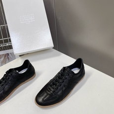 Maison Margiela Replica马吉拉春夏最新款德训鞋超多明星网红种草 这双鞋正是时尚圈经 Maison Margiela Replica马吉拉春夏最新款德训鞋超多明星网红种草 这双鞋正是时尚圈经