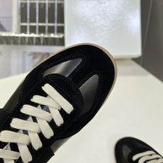 Maison Margiela Replica马吉拉春夏最新款德训鞋超多明星网红种草 这双鞋正是时尚圈经 Maison Margiela Replica马吉拉春夏最新款德训鞋超多明星网红种草 这双鞋正是时尚圈经