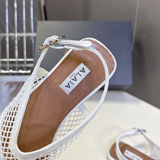 ALAÏA阿莱亚春夏最新款网面夹趾平底凉鞋超多明星网红种草 鞋身采用镂空渔网材质 搭配漆皮/麂皮包边 打 ALAÏA阿莱亚春夏最新款网面夹趾平底凉鞋超多明星网红种草 鞋身采用镂空渔网材质 搭配漆皮/麂皮包边 打