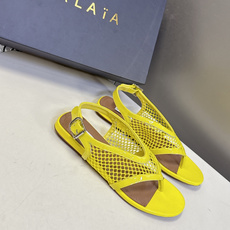 ALAÏA阿莱亚春夏最新款网面夹趾平底凉鞋超多明星网红种草 鞋身采用镂空渔网材质 搭配漆皮/麂皮包边 打 ALAÏA阿莱亚春夏最新款网面夹趾平底凉鞋超多明星网红种草 鞋身采用镂空渔网材质 搭配漆皮/麂皮包边 打