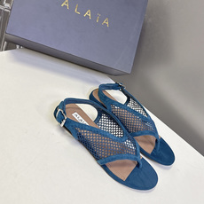 ALAÏA阿莱亚春夏最新款网面夹趾平底凉鞋超多明星网红种草 鞋身采用镂空渔网材质 搭配漆皮/麂皮包边 打 ALAÏA阿莱亚春夏最新款网面夹趾平底凉鞋超多明星网红种草 鞋身采用镂空渔网材质 搭配漆皮/麂皮包边 打