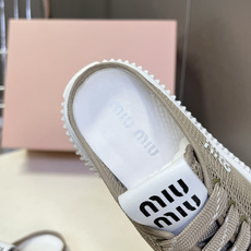 Miu Miu缪缪春夏最新款网眼织物厚底饼干鞋超多明星网红种草 鞋面采用网眼织物材质 透气性超强 春夏穿 Miu Miu缪缪春夏最新款网眼织物厚底饼干鞋超多明星网红种草 鞋面采用网眼织物材质 透气性超强 春夏穿