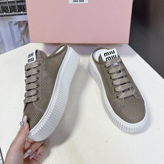 Miu Miu缪缪春夏最新款网眼织物厚底饼干鞋超多明星网红种草 鞋面采用网眼织物材质 透气性超强 春夏穿 Miu Miu缪缪春夏最新款网眼织物厚底饼干鞋超多明星网红种草 鞋面采用网眼织物材质 透气性超强 春夏穿