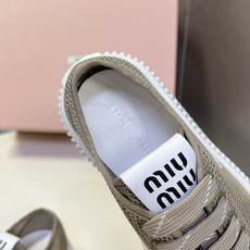 Miu Miu缪缪春夏最新款网眼织物厚底饼干鞋超多明星网红种草 鞋面采用网眼织物材质 透气性超强 春夏穿 Miu Miu缪缪春夏最新款网眼织物厚底饼干鞋超多明星网红种草 鞋面采用网眼织物材质 透气性超强 春夏穿