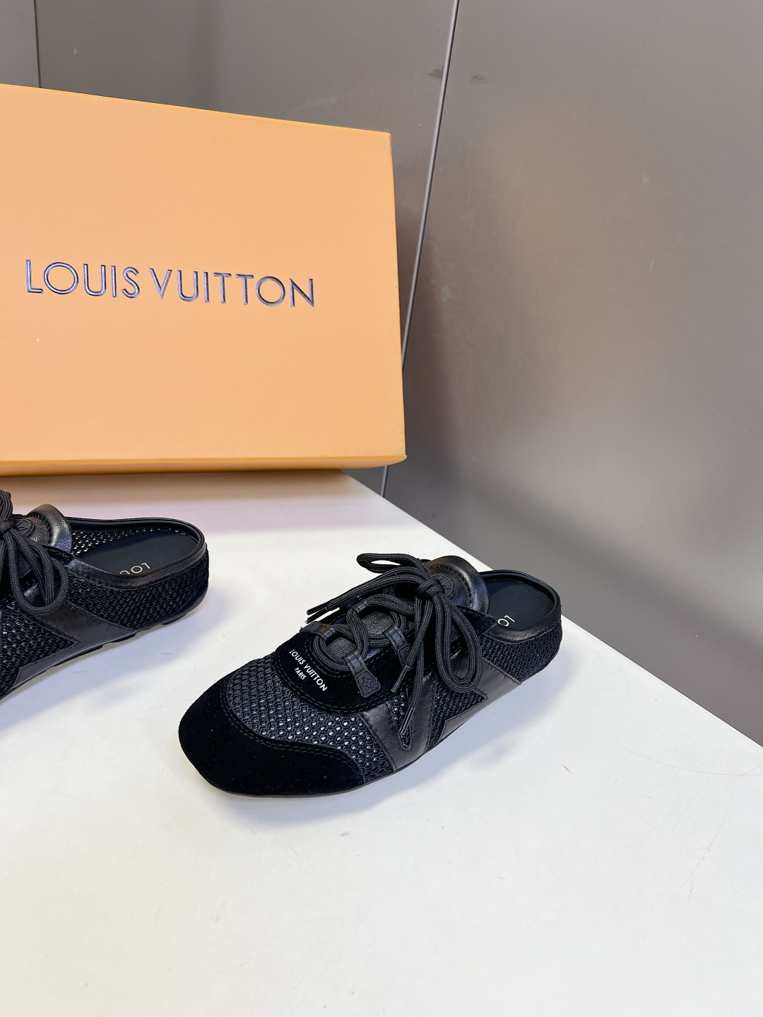 LV Style Leather Women's Shoes Women's Shoes Women's Shoes detail image 3 from source 786074
