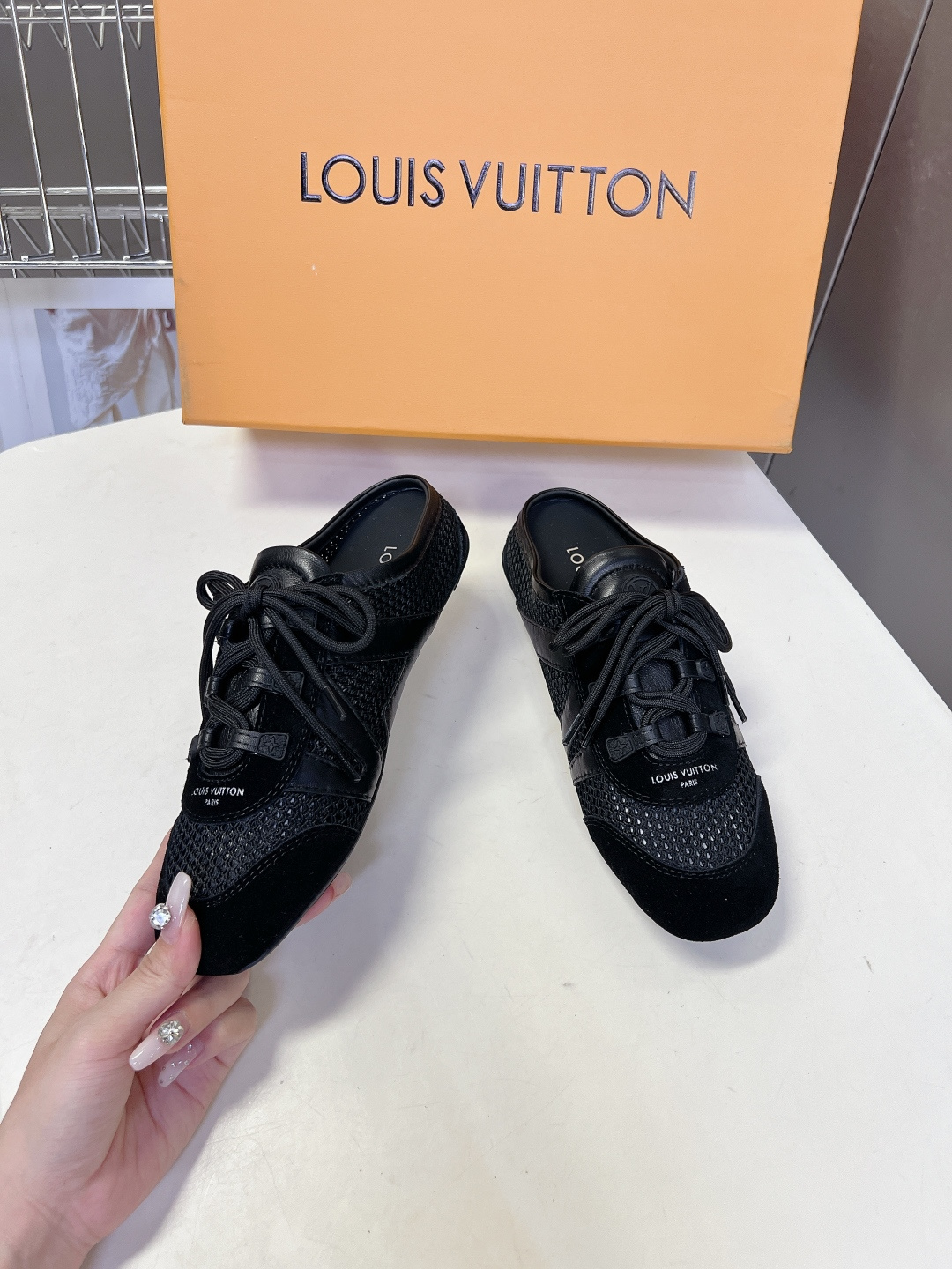 LV Style Leather Women's Shoes Women's Shoes Women's Shoes detail image 4 from source 786074