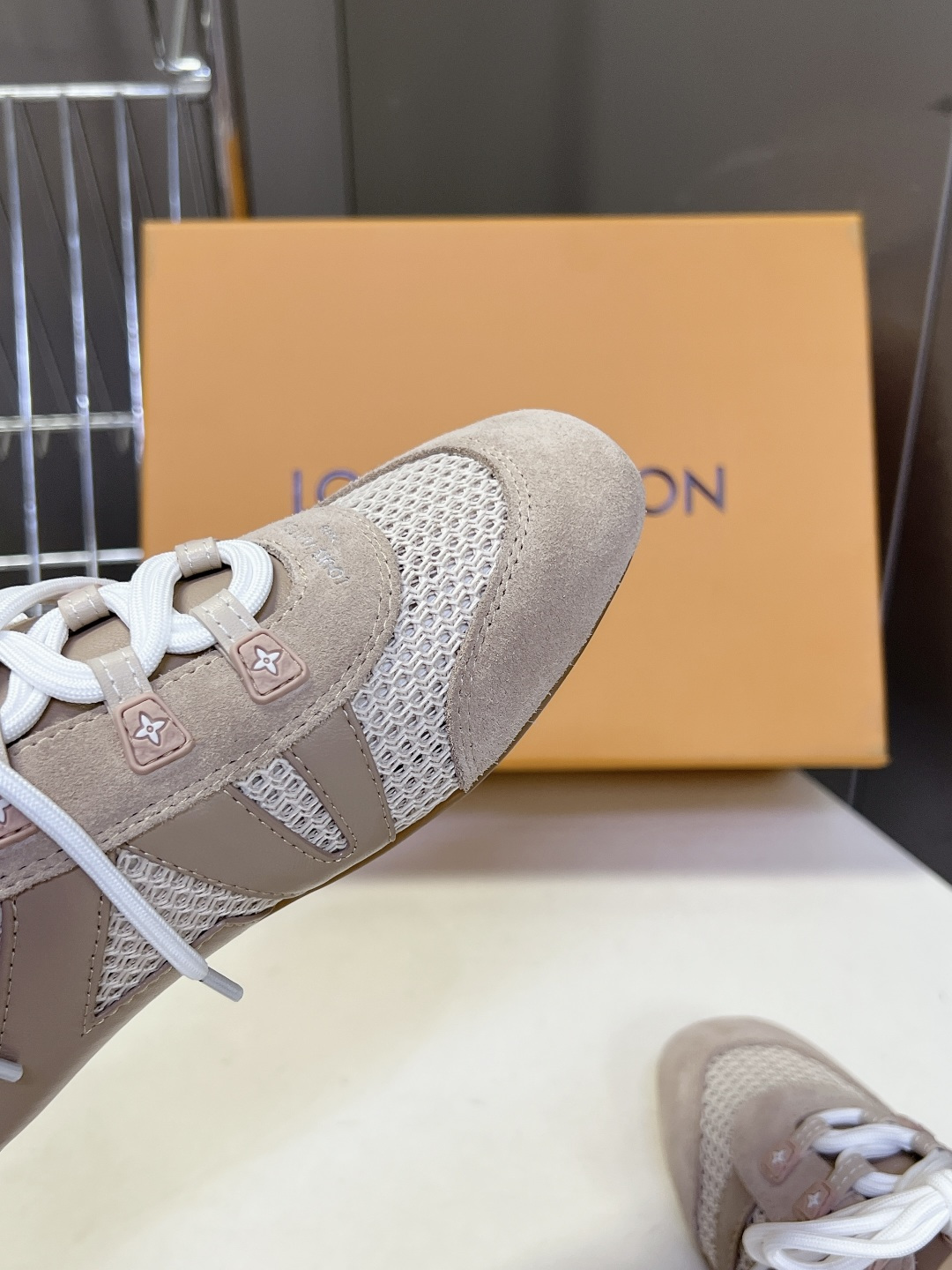 LV Style Leather Women's Shoes Women's Shoes Women's Shoes detail image 8 from source 786073
