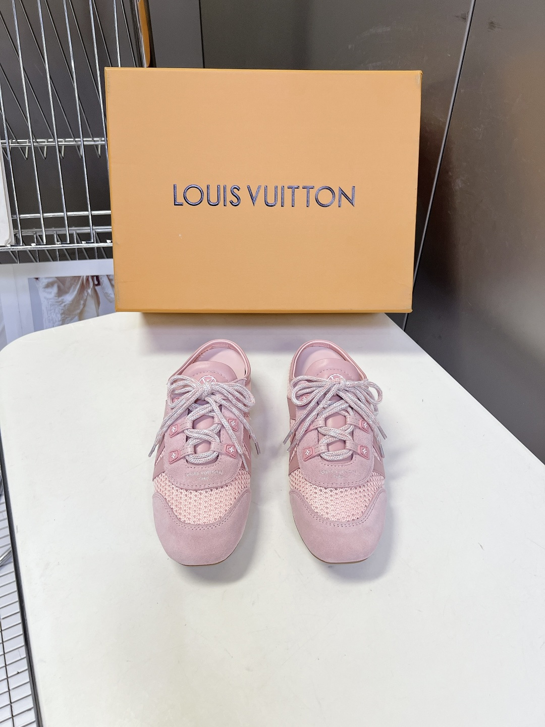 LV Style Leather Women's Shoes Women's Shoes Women's Shoes detail image 1 from source 786072