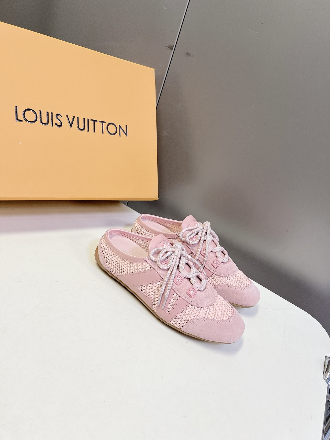 LV Style Leather Women's Shoes Women's Shoes Women's Shoes detail image 2 from source 786072