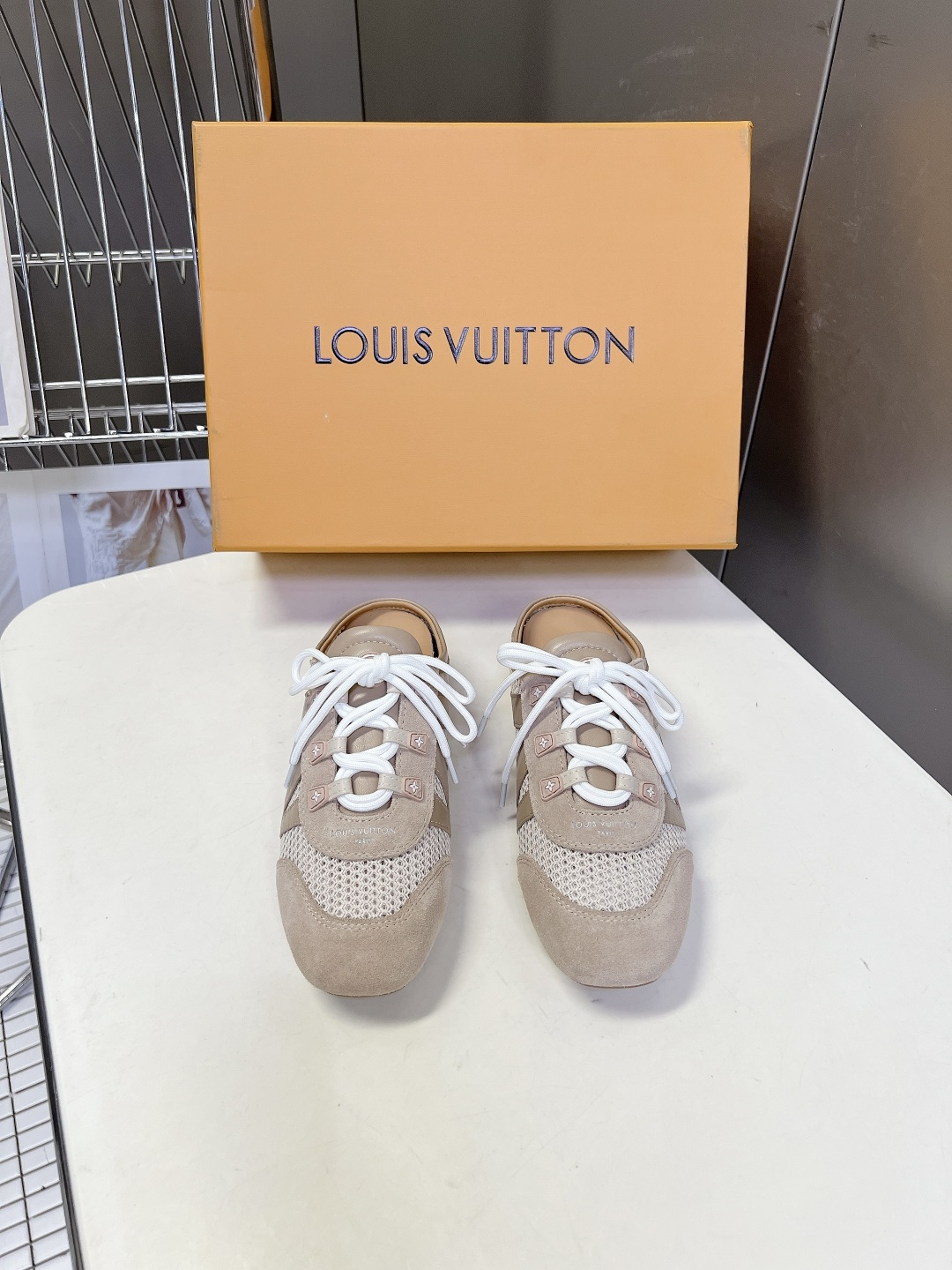 LV Style Leather Women's Shoes Women's Shoes Women's Shoes detail image 1 from source 786073