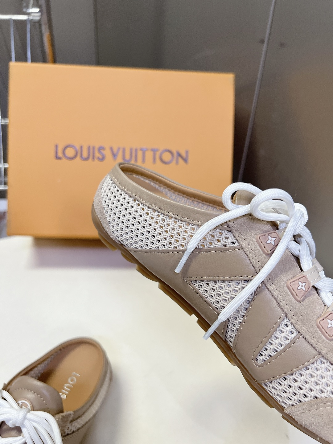 LV Style Leather Women's Shoes Women's Shoes Women's Shoes detail image 7 from source 786073