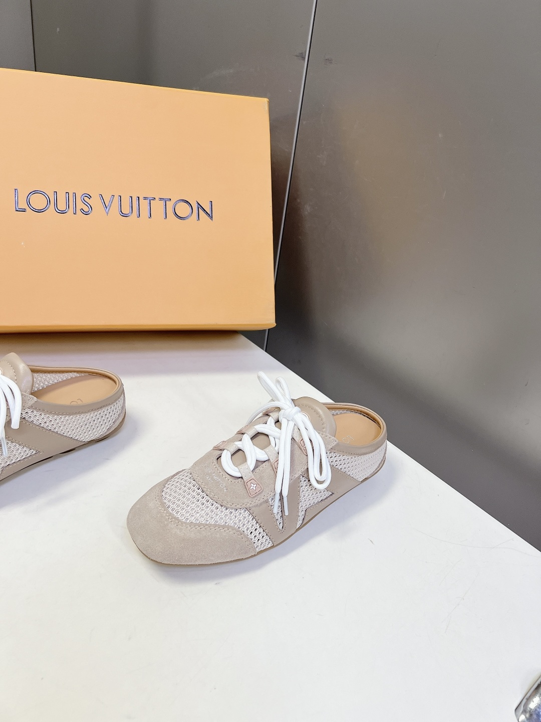 LV Style Leather Women's Shoes Women's Shoes Women's Shoes detail image 3 from source 786073