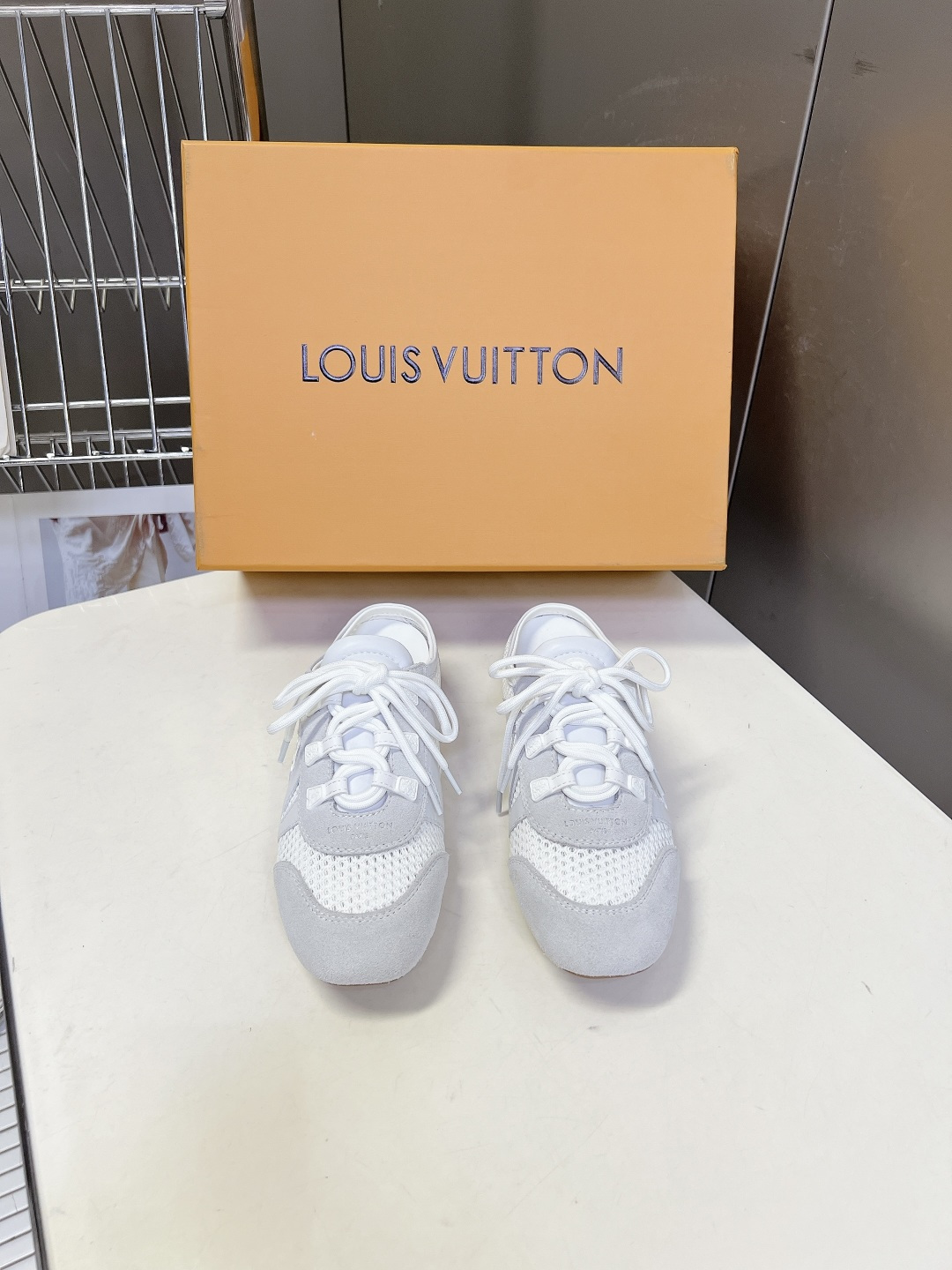 LV Style Leather Women's Shoes Women's Shoes Women's Shoes detail image 1 from source 786071