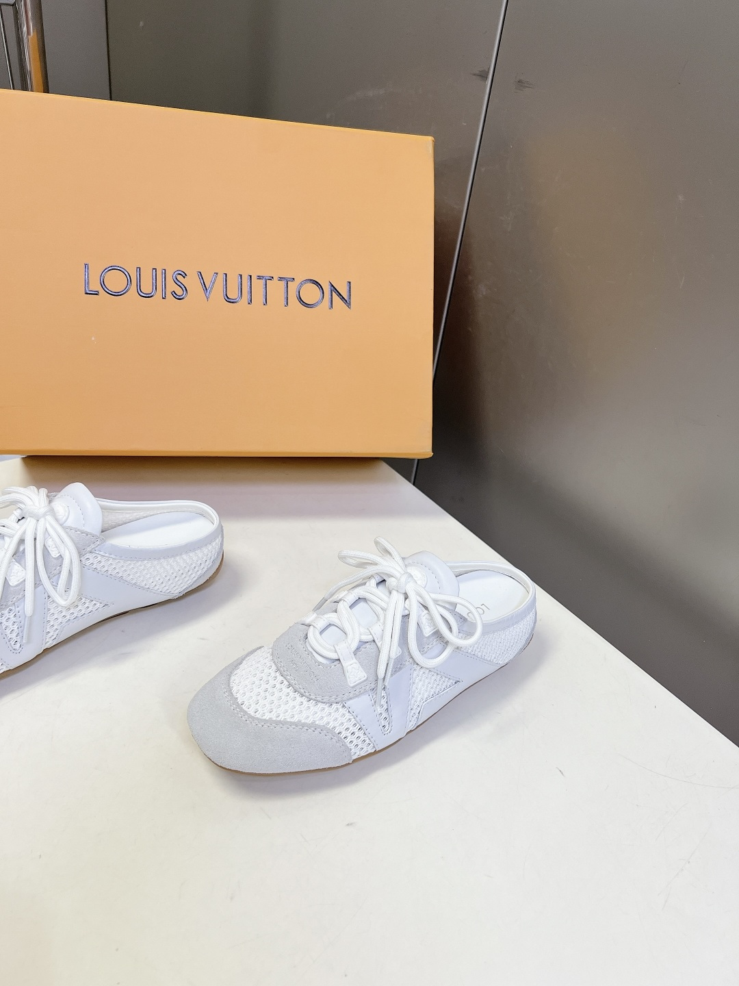 LV Style Leather Women's Shoes Women's Shoes Women's Shoes detail image 3 from source 786071