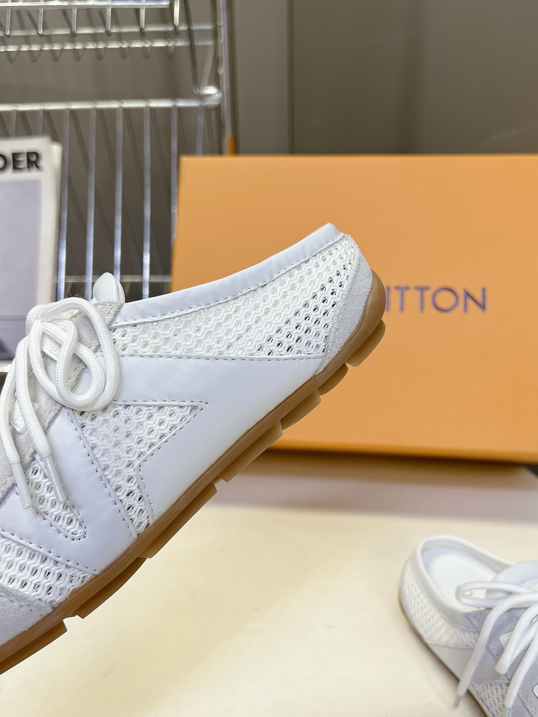 LV Style Leather Women's Shoes Women's Shoes Women's Shoes detail image 9 from source 786071