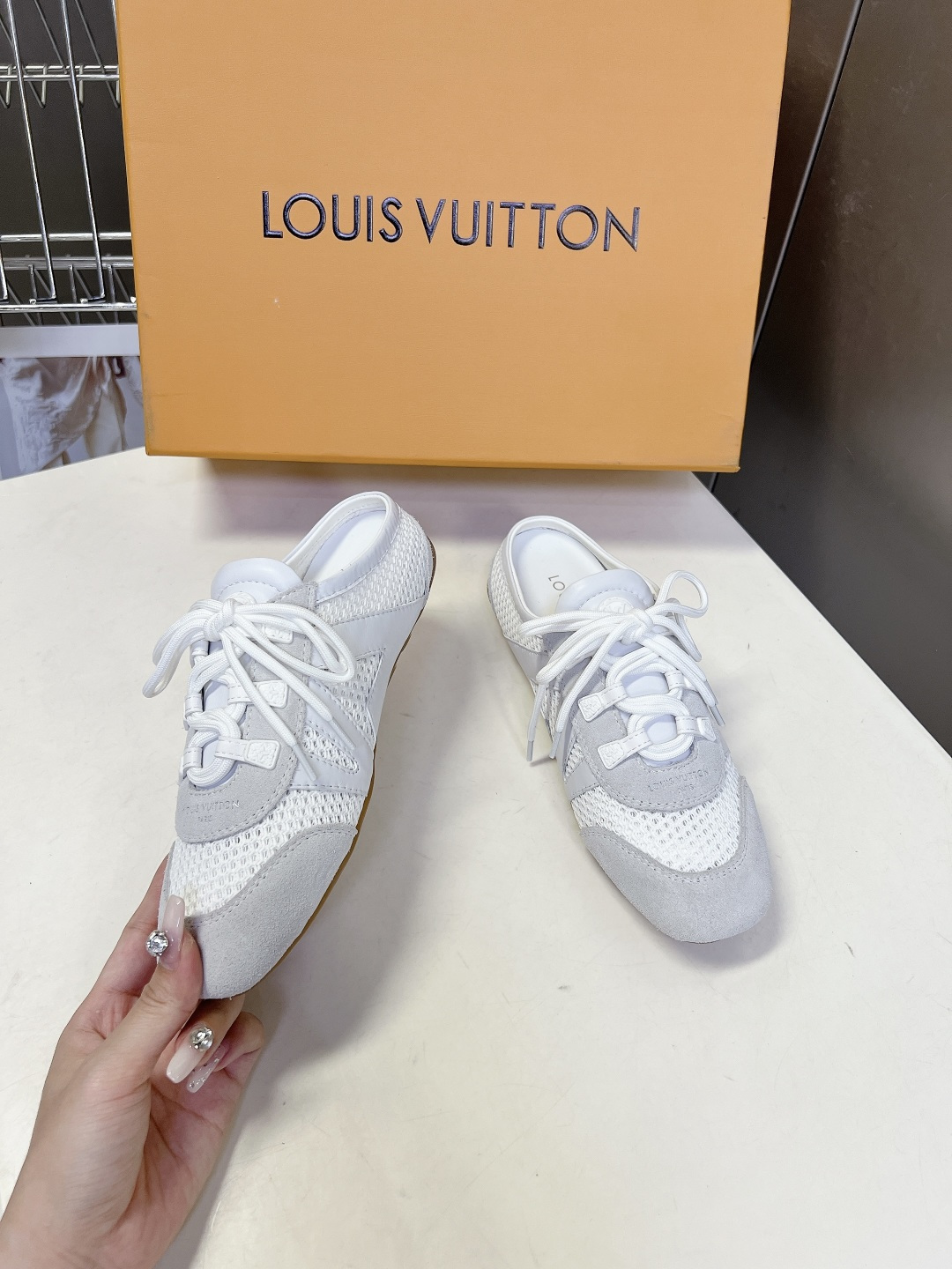 LV Style Leather Women's Shoes Women's Shoes Women's Shoes detail image 4 from source 786071