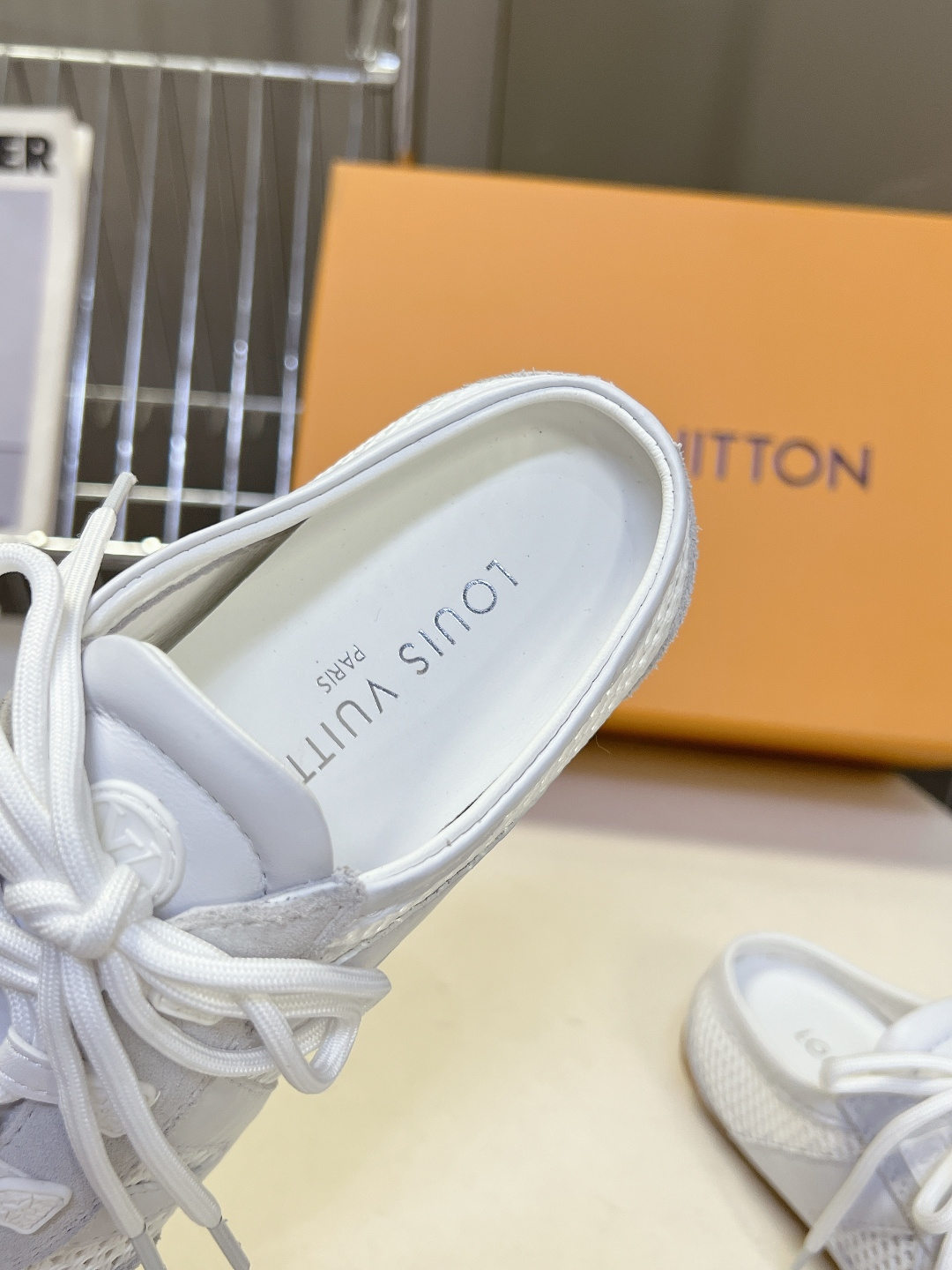LV Style Leather Women's Shoes Women's Shoes Women's Shoes detail image 8 from source 786071