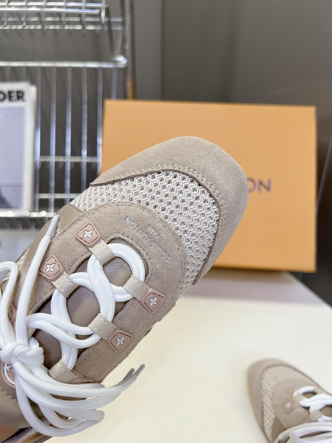LV Style Leather Women's Shoes Women's Shoes Women's Shoes detail image 7 from source 786076