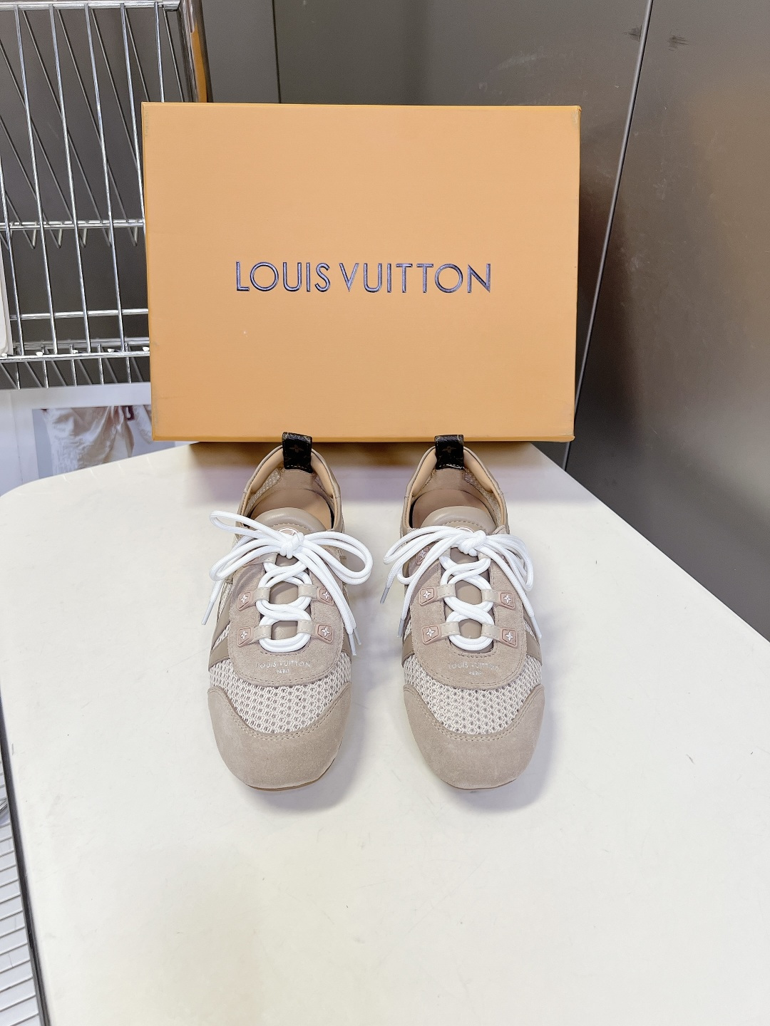 LV Style Leather Women's Shoes Women's Shoes Women's Shoes detail image 1 from source 786076