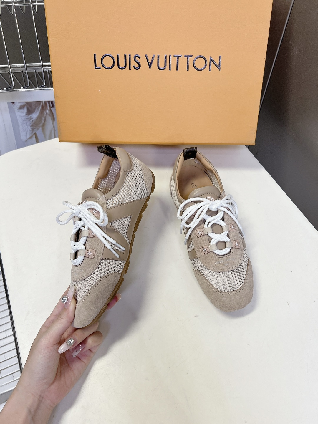 LV Style Leather Women's Shoes Women's Shoes Women's Shoes detail image 4 from source 786076