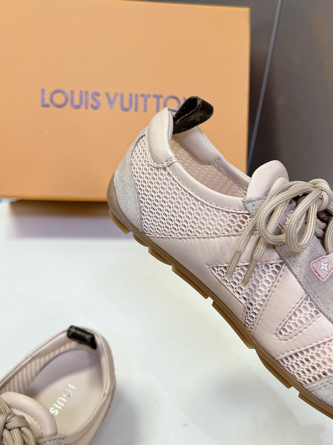 LV Style Leather Women's Shoes Women's Shoes Women's Shoes detail image 8 from source 786076