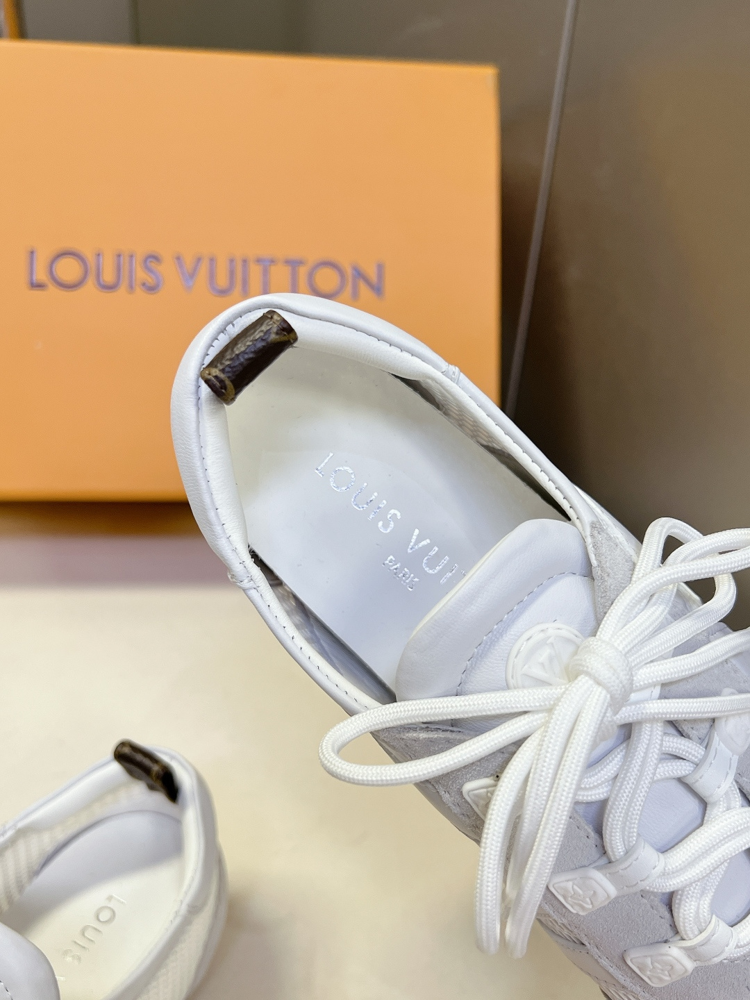 LV Style Leather Women's Shoes Women's Shoes Women's Shoes detail image 8 from source 786075