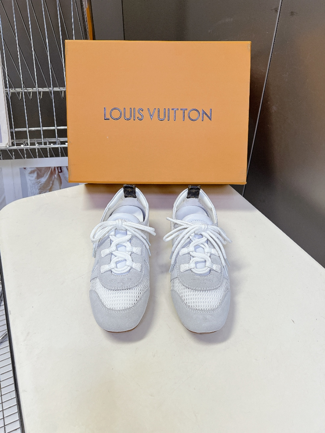 LV Style Leather Women's Shoes Women's Shoes Women's Shoes detail image 1 from source 786075