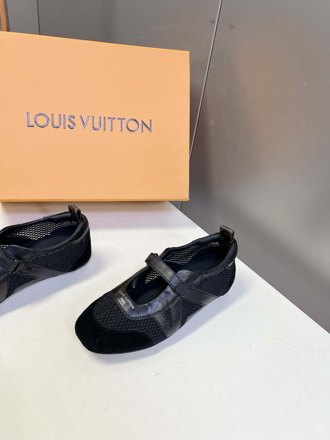 LV Style Leather Women's Shoes Women's Shoes Women's Shoes detail image 3 from source 786070