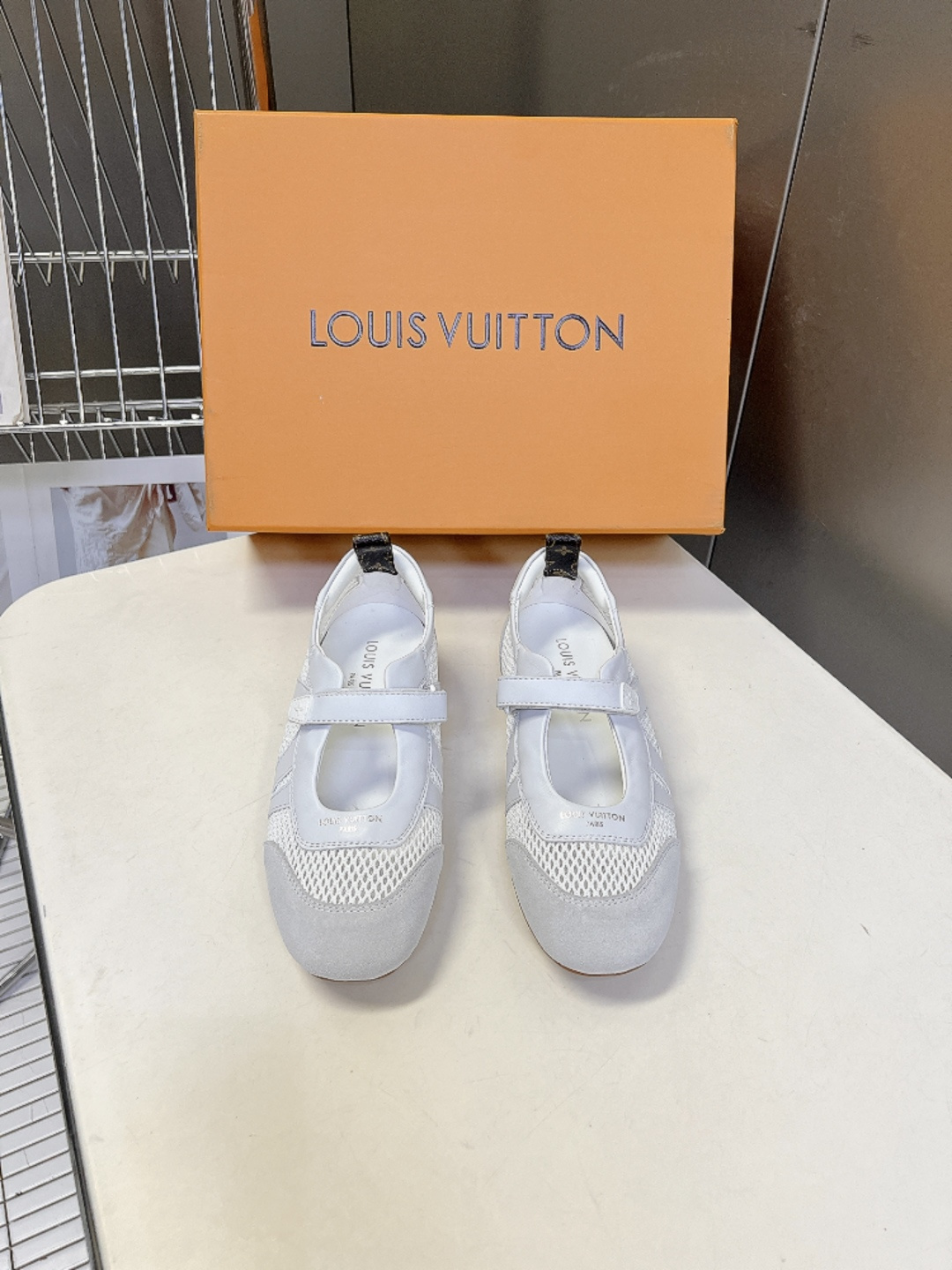 LV Style Leather Women's Shoes Women's Shoes Women's Shoes detail image 1 from source 786068