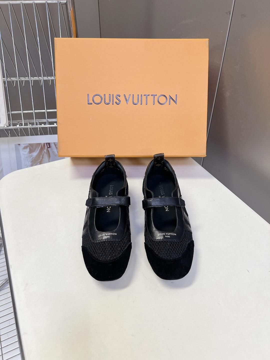 LV Style Leather Women's Shoes Women's Shoes Women's Shoes detail image 1 from source 786070