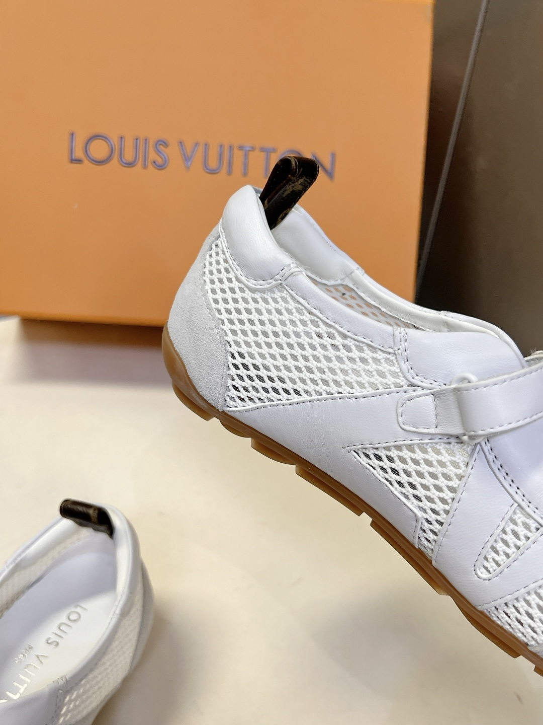 LV Style Leather Women's Shoes Women's Shoes Women's Shoes detail image 8 from source 786068