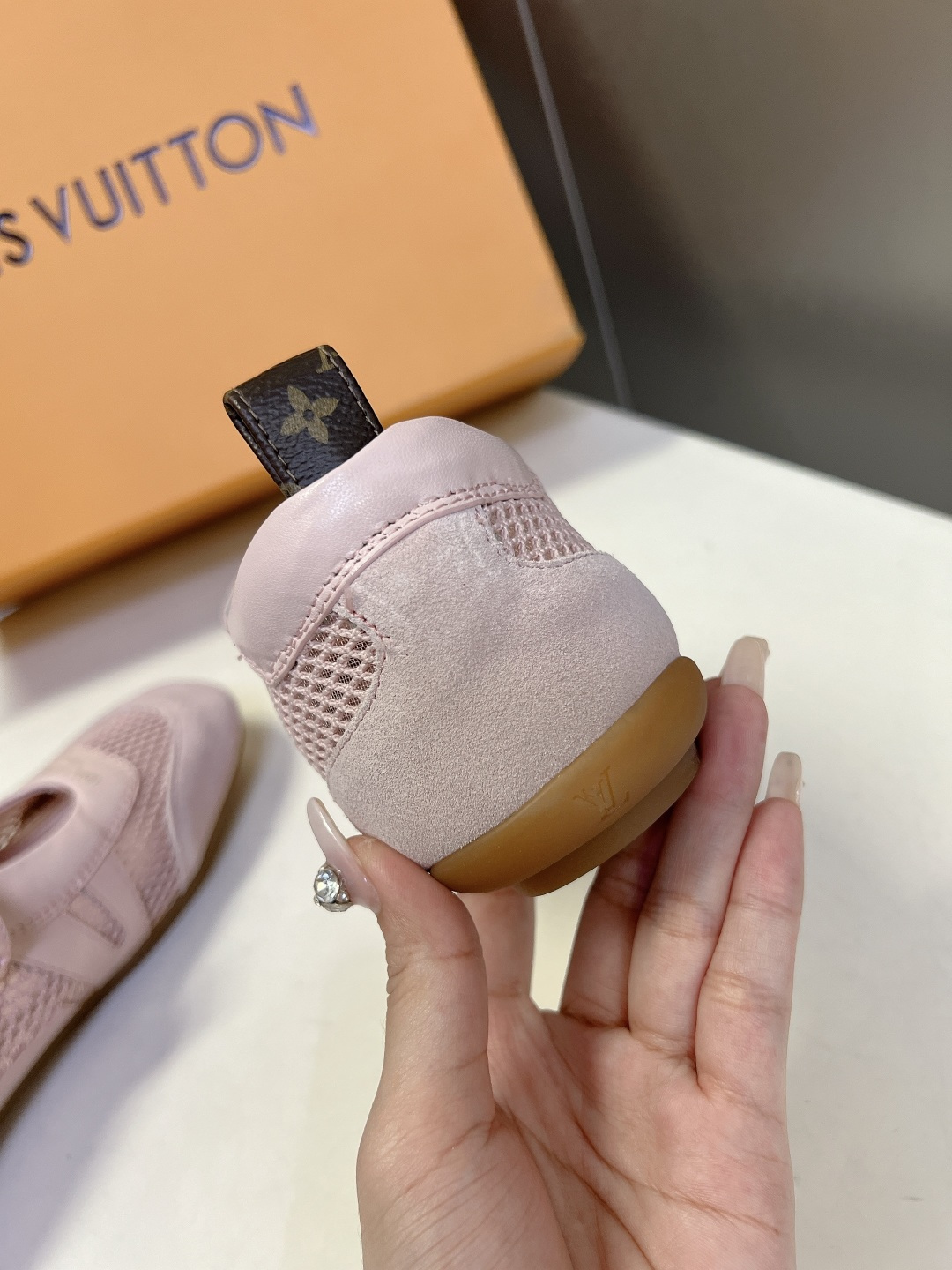 LV Style Leather Women's Shoes Women's Shoes Women's Shoes detail image 9 from source 786069