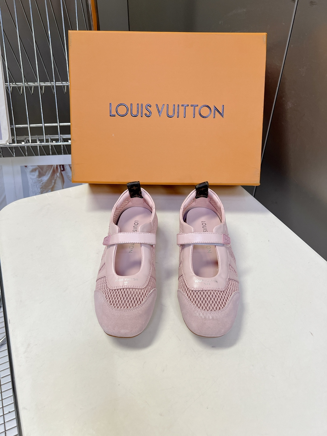 LV Style Leather Women's Shoes Women's Shoes Women's Shoes detail image 1 from source 786069