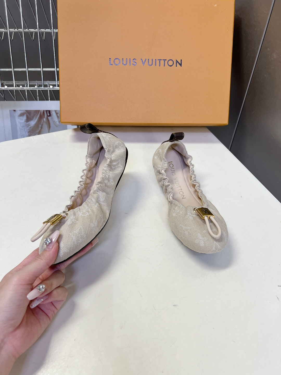 LV Style Women's Shoes Women's Shoes Women's Shoes detail image 4 from source 786067