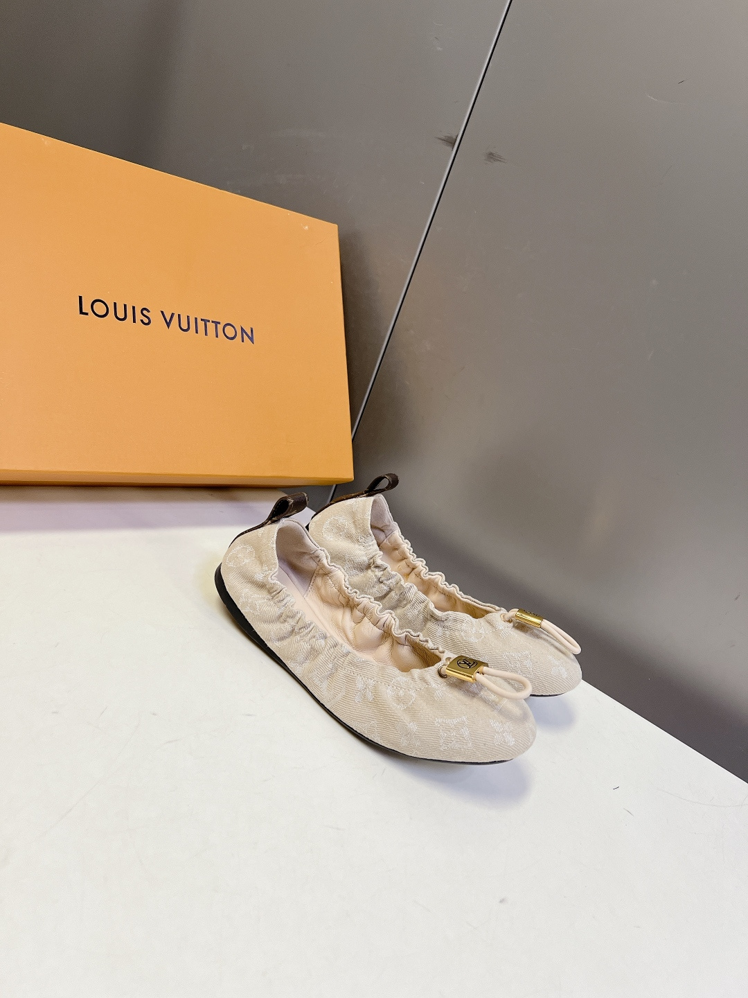 LV Style Women's Shoes Women's Shoes Women's Shoes detail image 2 from source 786067