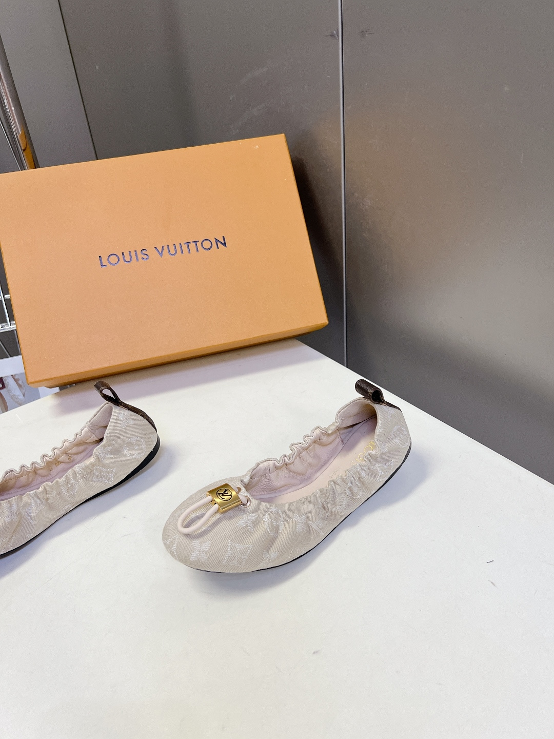 LV Style Women's Shoes Women's Shoes Women's Shoes detail image 3 from source 786067