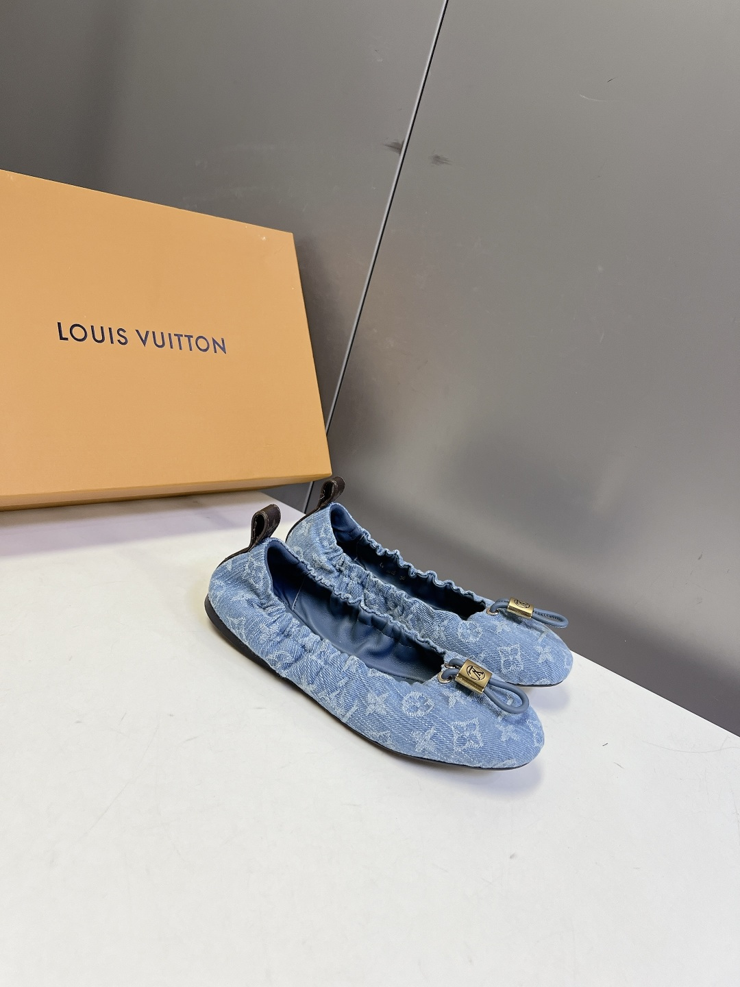 LV Style Women's Shoes Women's Shoes Women's Shoes detail image 2 from source 786066