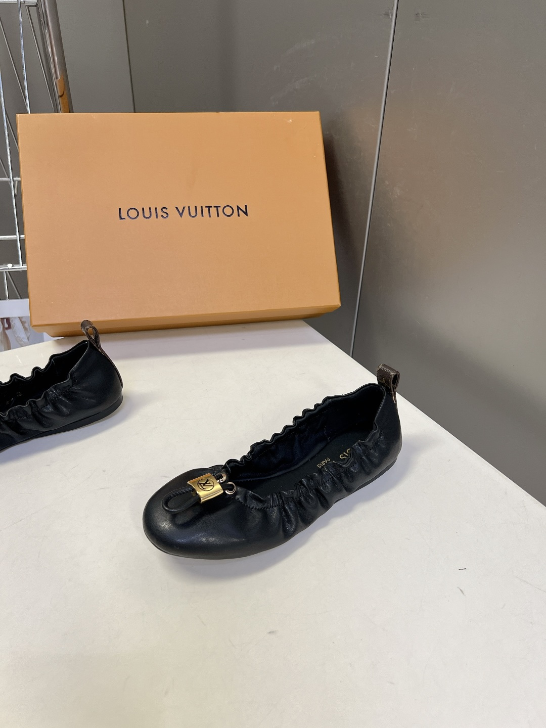 LV Women's Shoes Women's Shoes Women's Shoes detail image 3 from source 786064