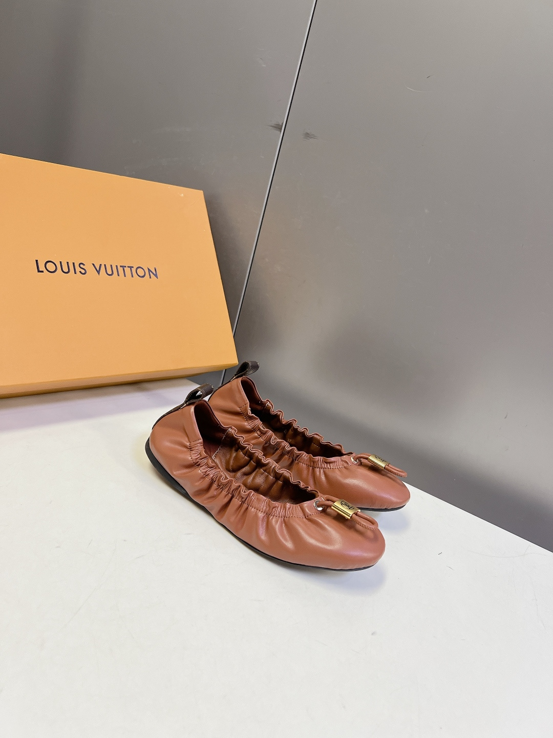 LV Style Women's Shoes Women's Shoes Women's Shoes detail image 2 from source 786065