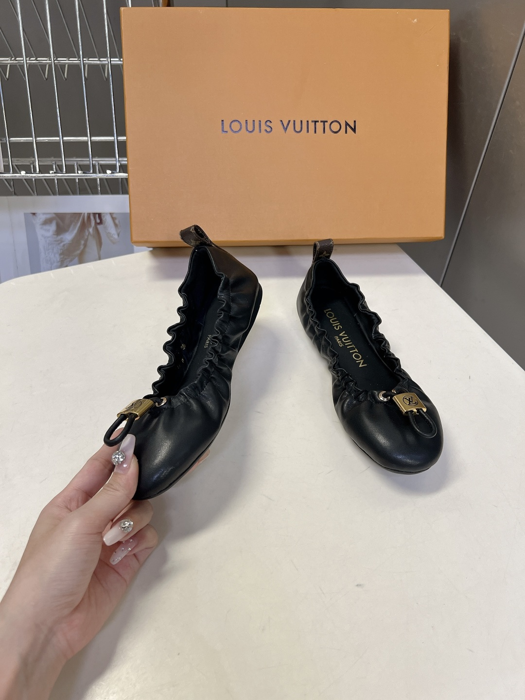 LV Women's Shoes Women's Shoes Women's Shoes detail image 4 from source 786064