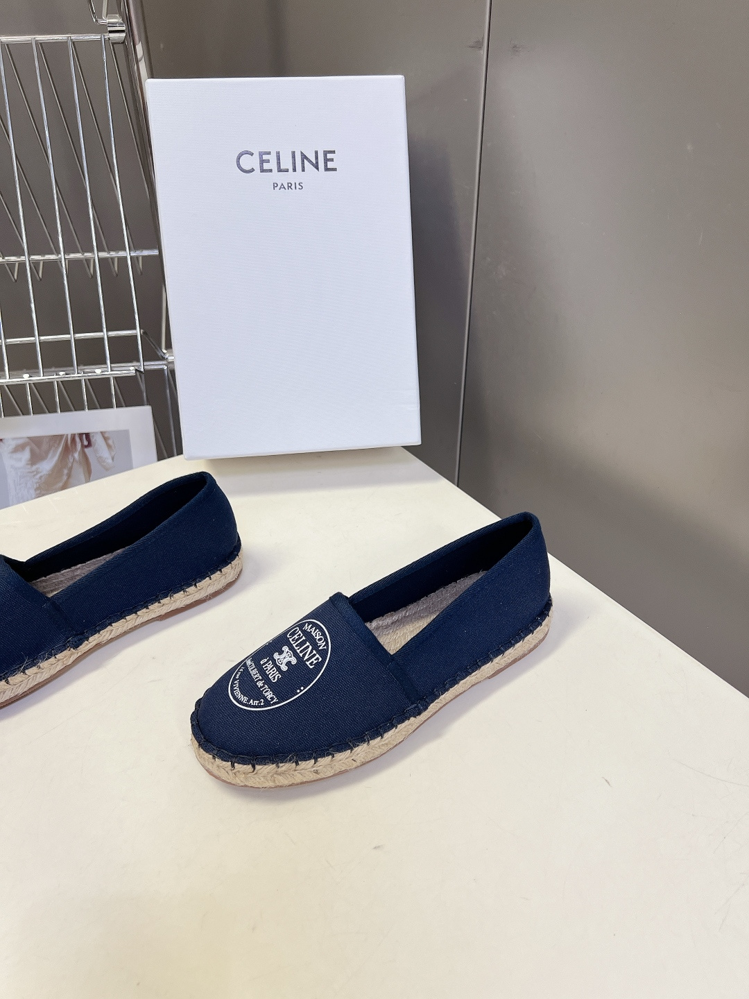CELINE思琳MAISON系列春夏最新款帆布渔夫鞋超多明星网红种草 鞋头印有“MAISON CELIN