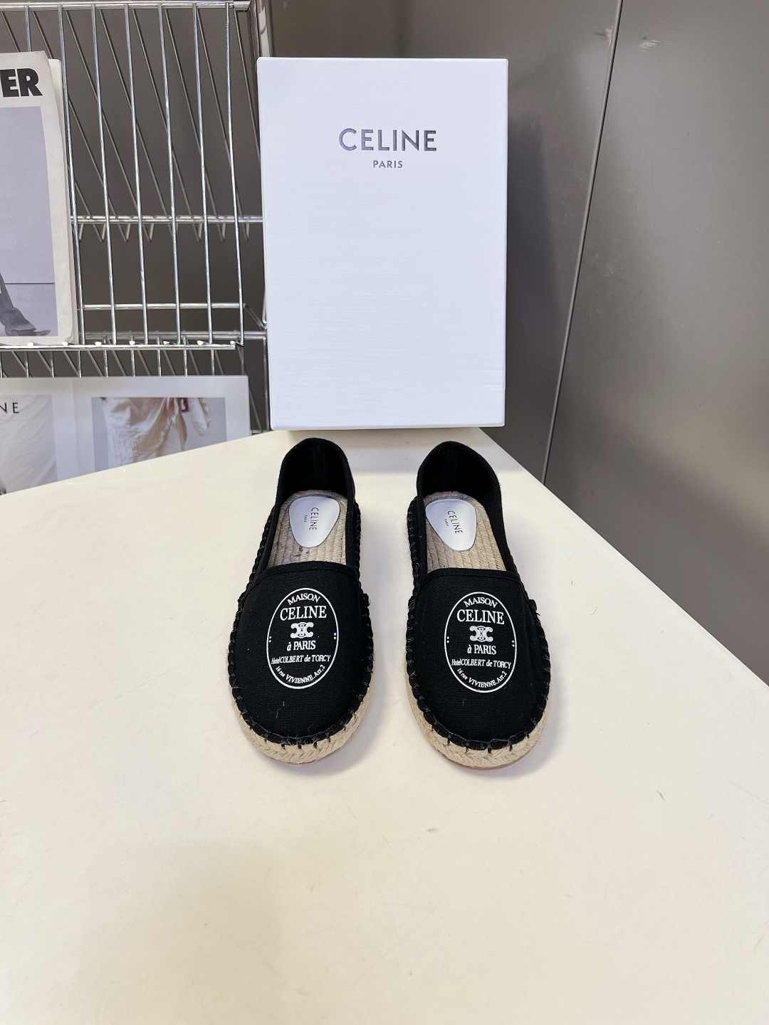 CELINE思琳MAISON系列春夏最新款帆布渔夫鞋超多明星网红种草 鞋头印有“MAISON CELIN CELINE思琳MAISON系列春夏最新款帆布渔夫鞋超多明星网红种草 鞋头印有“MAISON CELIN