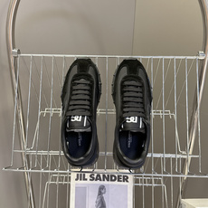 Dolce & Gabbana杜嘉班纳春夏最新款运动鞋超多明星网红种草 鞋身、鞋舌、鞋底都融入了品牌经典 Dolce & Gabbana杜嘉班纳春夏最新款运动鞋超多明星网红种草 鞋身、鞋舌、鞋底都融入了品牌经典