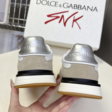 Dolce & Gabbana杜嘉班纳春夏最新款运动鞋超多明星网红种草 鞋身、鞋舌、鞋底都融入了品牌经典 Dolce & Gabbana杜嘉班纳春夏最新款运动鞋超多明星网红种草 鞋身、鞋舌、鞋底都融入了品牌经典