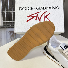 Dolce & Gabbana杜嘉班纳春夏最新款运动鞋超多明星网红种草 鞋身、鞋舌、鞋底都融入了品牌经典 Dolce & Gabbana杜嘉班纳春夏最新款运动鞋超多明星网红种草 鞋身、鞋舌、鞋底都融入了品牌经典
